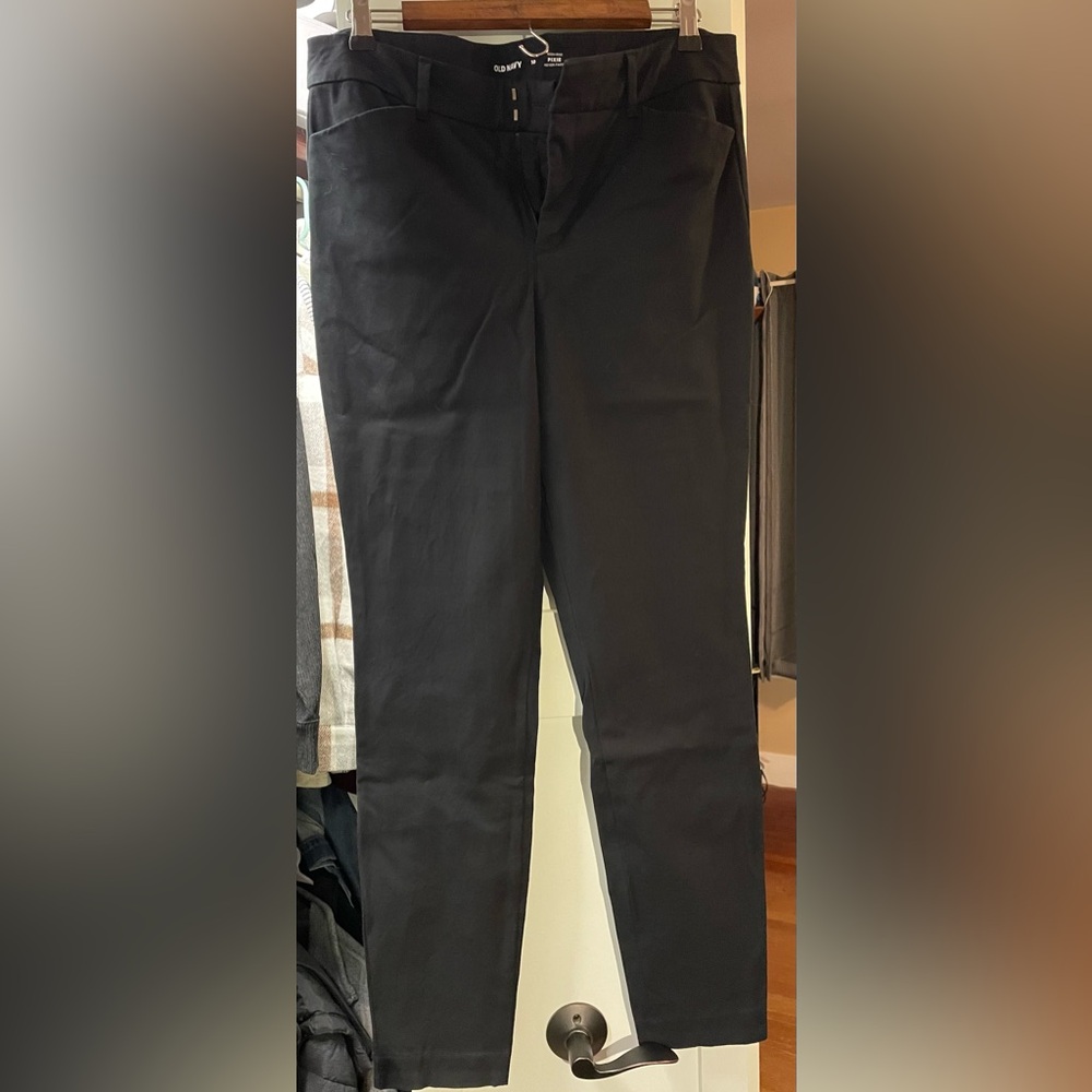 Old Navy Black Pixie Pants